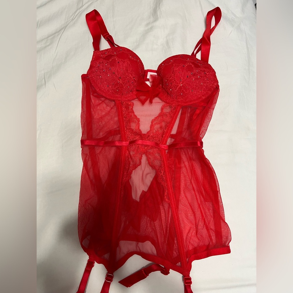 Victoria’s Secret Garter Slip - NWT